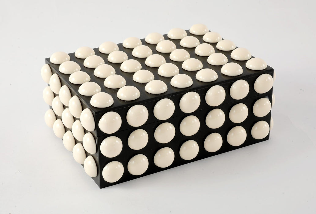 Black Dot Box